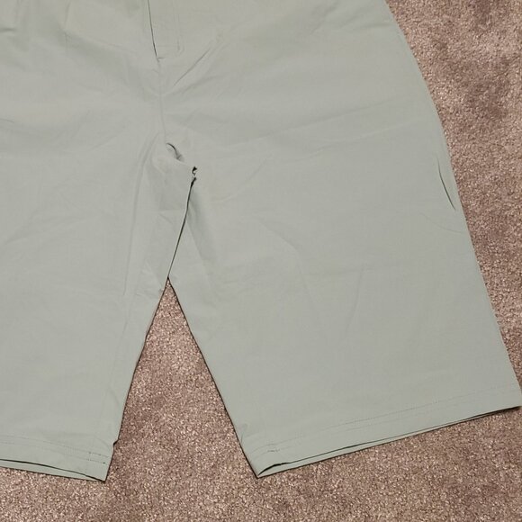 💥3/$30💥 NWT Mofiz womans light green golf shorts - Picture 2 of 5